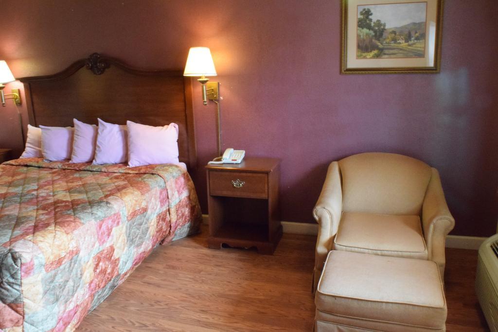 Delux Inn Odessa Room photo